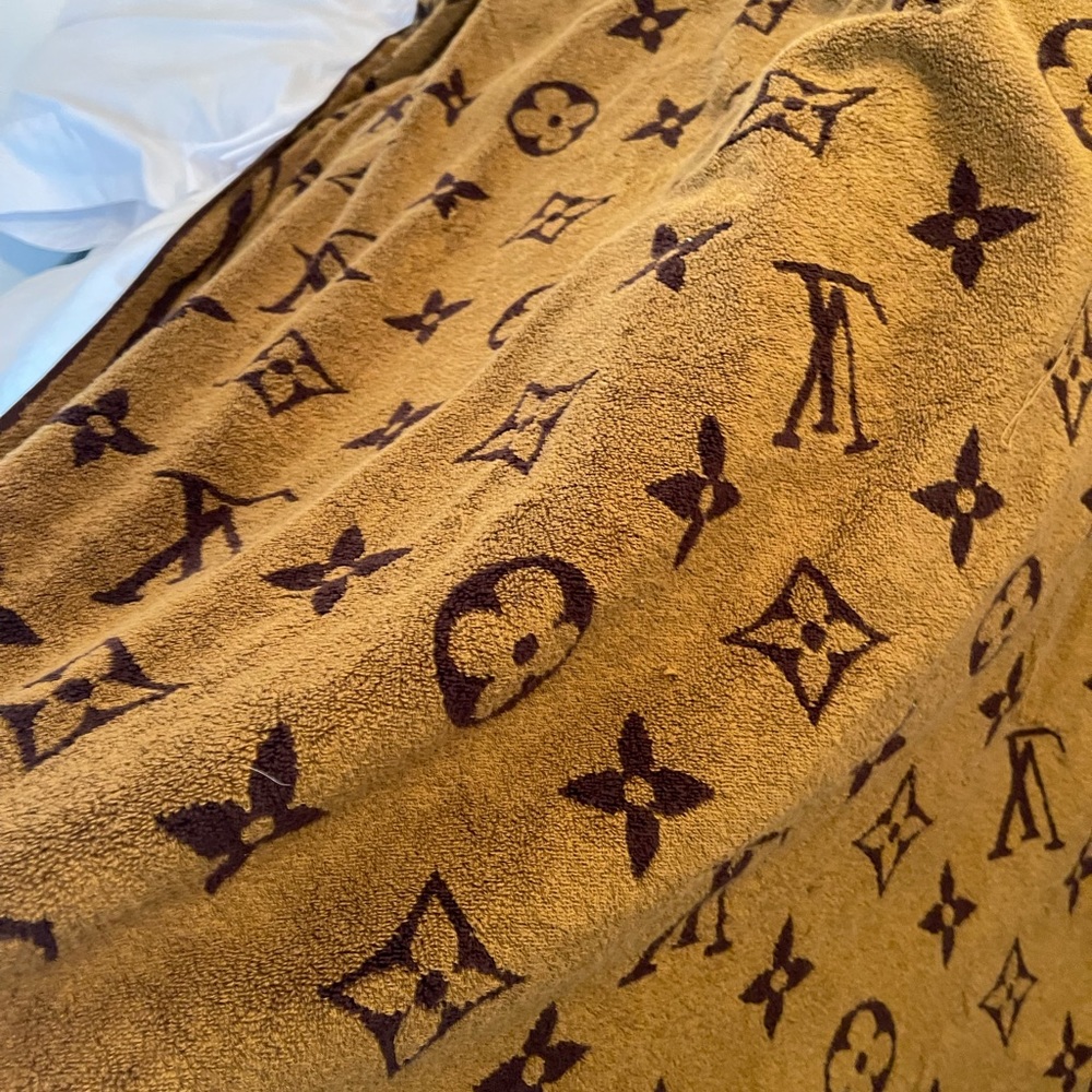Louis Vuitton oversized beach towel - Picture 4 of 7